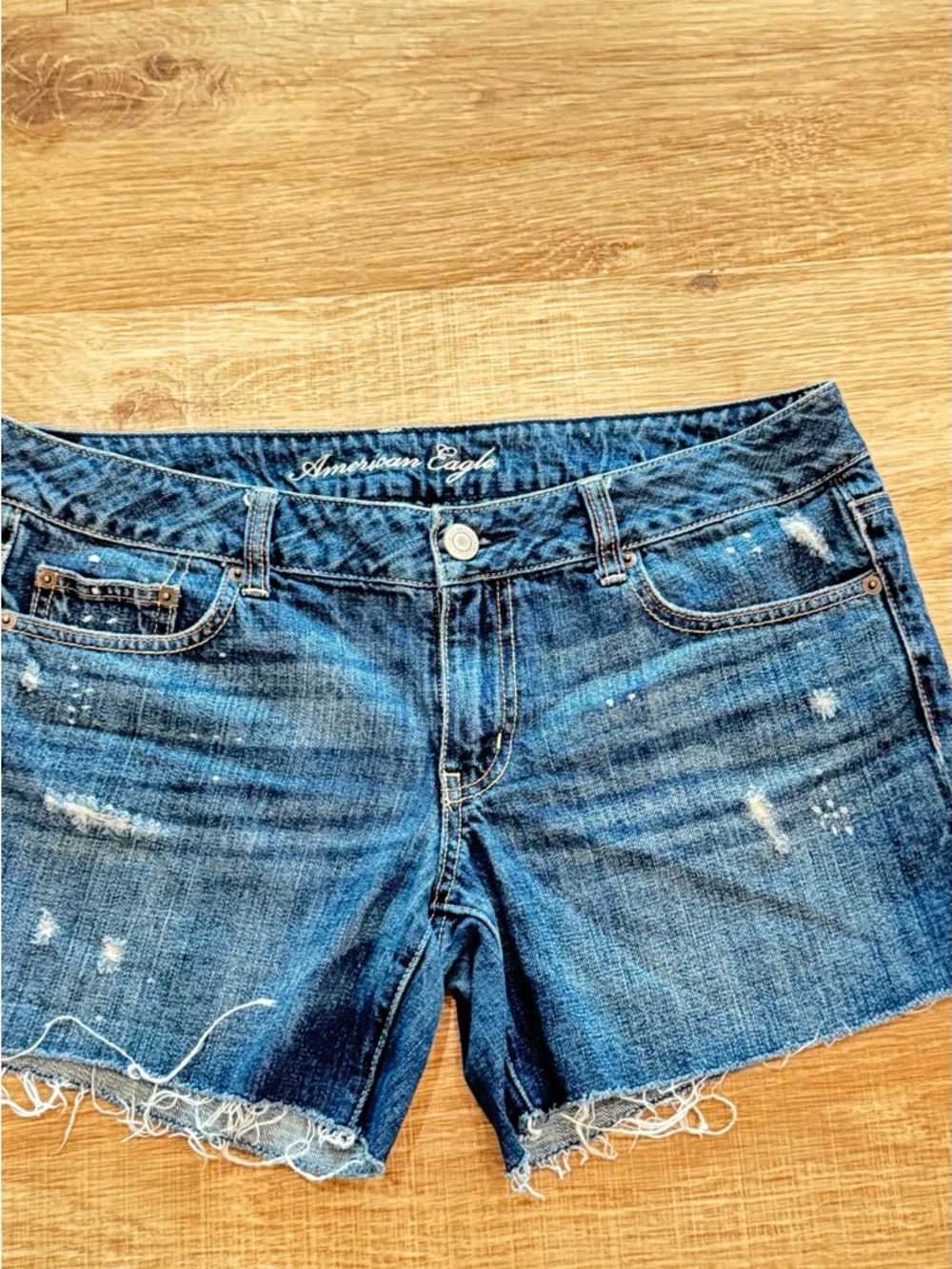 American Eagle Distressed Denim Shorts Medium Wash Raw Hem Size 12